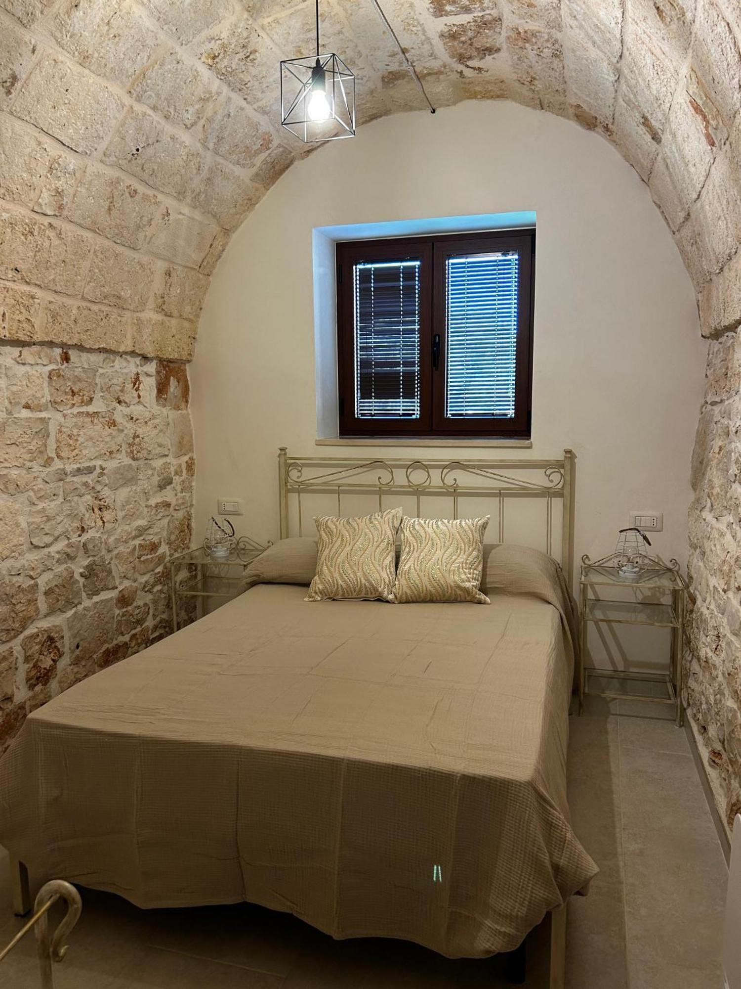 Il Trullo Di Bina Bed & Breakfast เปซเซ ดิ เกรโก ภายนอก รูปภาพ